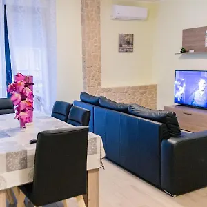 Like At Apartamento Alguer