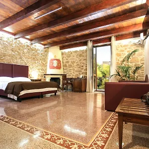 3* Pensión Bienestar - Maison De Charme
